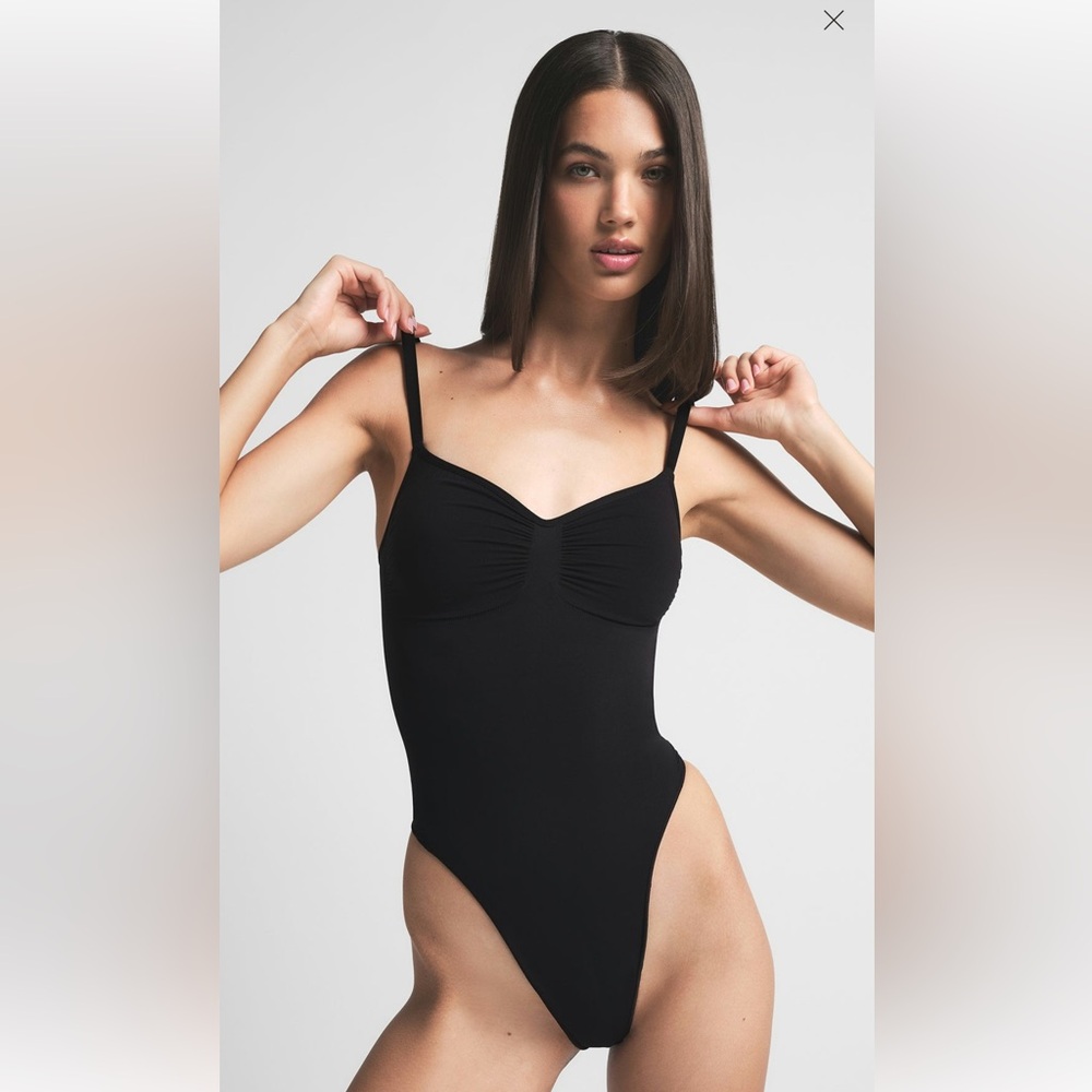 Skims shapewear brief bodysuit